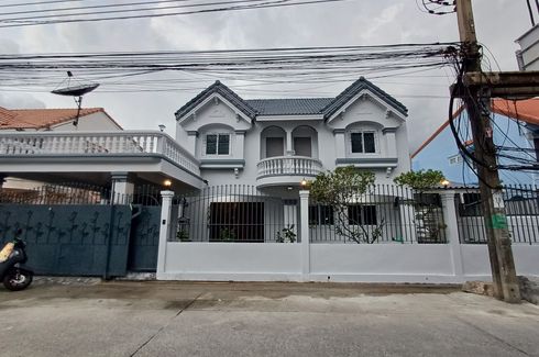 6 Bedroom House for rent in Bang Chak, Bangkok near BTS Punnawithi