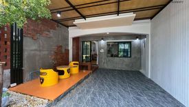 3 Bedroom Townhouse for sale in K.C. Ramintra 2, Sam Wa Tawan Tok, Bangkok