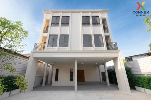 3 Bedroom House for sale in Bowon Niwet, Bangkok near MRT Sanam Luang