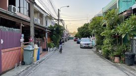 3 Bedroom House for sale in Sam Sen Nok, Bangkok near MRT Sutthisan