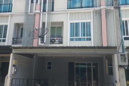 3 Bedroom Townhouse for rent in Patio Pattanakarn, Suan Luang, Bangkok