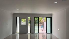 3 Bedroom Condo for rent in Deco Condominium, Bang Na, Bangkok near BTS Bearing