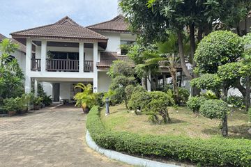 4 Bedroom House for rent in Khlong Toei Nuea, Bangkok near MRT Sukhumvit