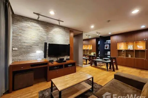 2 Bedroom Condo for sale in Bang Lamphu Lang, Bangkok near BTS Saphan Taksin