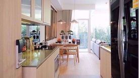 2 Bedroom Condo for sale in Phra Khanong, Bangkok near BTS Ekkamai