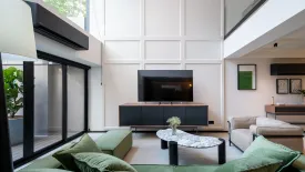 3 Bedroom House for sale in Khlong Toei Nuea, Bangkok near MRT Sukhumvit