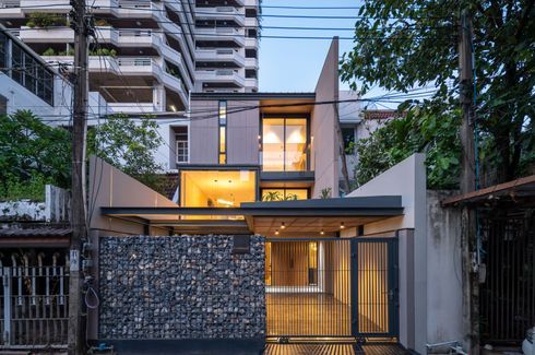 3 Bedroom House for sale in Khlong Toei Nuea, Bangkok near MRT Sukhumvit