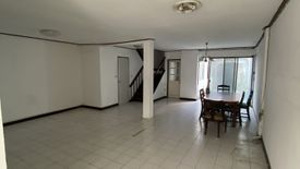 3 Bedroom Commercial for sale in Phra Khanong Nuea, Bangkok