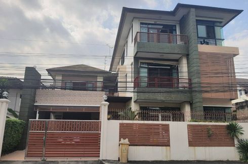 5 Bedroom House for sale in Sam Sen Nok, Bangkok near MRT Phawana