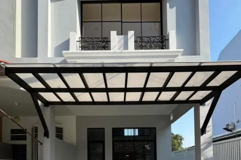 3 Bedroom Townhouse for sale in Grand Ville Onnnut 80, Prawet, Bangkok