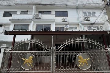 3 Bedroom Townhouse for rent in Baan Sri Pramot, Chong Nonsi, Bangkok