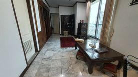 3 Bedroom Condo for rent in Sathorn House, Silom, Bangkok near BTS Surasak