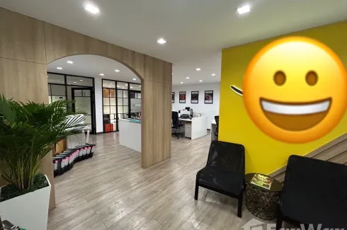 1 Bedroom Office for rent in Silom, Bangkok near BTS Saint Louis