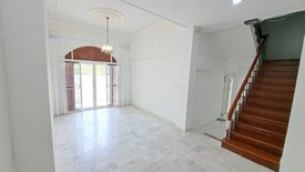 3 Bedroom Townhouse for rent in Khlong Tan Nuea, Bangkok