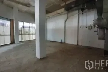 Commercial for rent in Khlong Tan, Bangkok