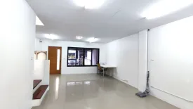 3 Bedroom Townhouse for sale in THE ENTER, Dokmai, Bangkok