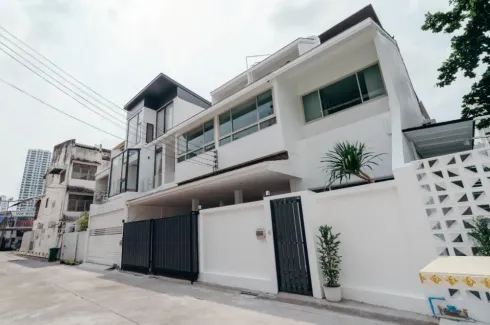 4 Bedroom Townhouse for sale in Khlong Toei Nuea, Bangkok near MRT Sukhumvit