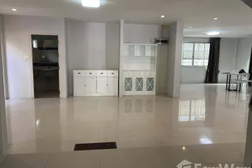 3 Bedroom House for rent in Arena Garden Onnut 44, Bang Chak, Bangkok