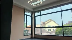 3 Bedroom Office for rent in Phra Khanong Nuea, Bangkok