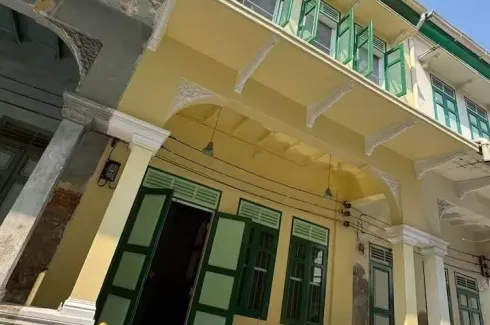 2 Bedroom Townhouse for rent in Si Phraya, Bangkok near MRT Sam Yan