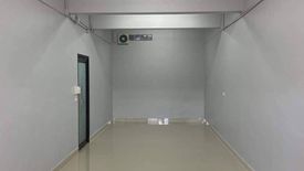 Office for rent in Samrong Nuea, Samut Prakan