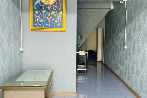 Commercial for rent in Nong Pa Khrang, Chiang Mai