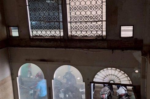 1 Bedroom Commercial for rent in Wang Burapha Phirom, Bangkok near MRT Sam Yot