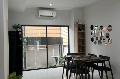 3 Bedroom Townhouse for sale in Baan Klang Muang Rama 9 - Krungthep Kreetha, Saphan Sung, Bangkok