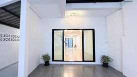 2 Bedroom House for sale in Krathum Lom, Nakhon Pathom