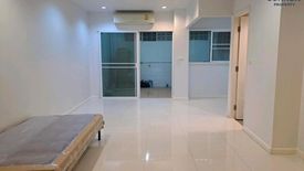 3 Bedroom Townhouse for sale in Patio Pattanakarn, Suan Luang, Bangkok