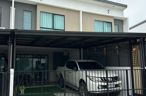 3 Bedroom Townhouse for sale in Bang Chan, Bangkok