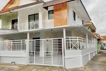 3 Bedroom Townhouse for sale in Khlong Sam, Pathum Thani