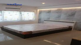 3 Bedroom Townhouse for sale in Khlong Phra Udom, Nonthaburi