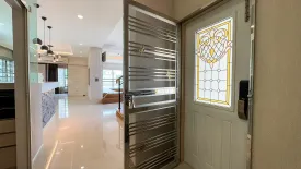 4 Bedroom House for sale in Dokmai, Bangkok