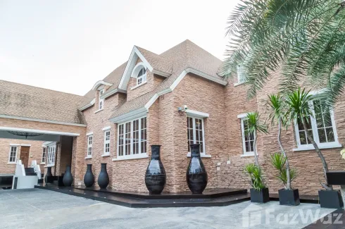 6 Bedroom House for sale in Khlong Tan Nuea, Bangkok