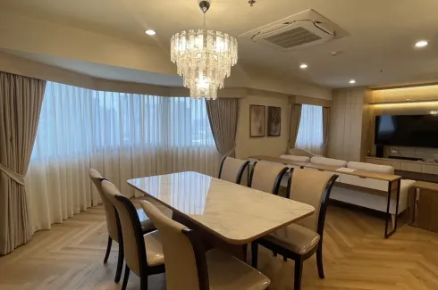 2 Bedroom Condo for sale in Khlong Tan Nuea, Bangkok near BTS Phrom Phong