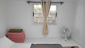 2 Bedroom House for rent in Si Phraya, Bangkok near MRT Sam Yan