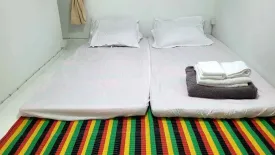 2 Bedroom House for rent in Si Phraya, Bangkok near MRT Sam Yan