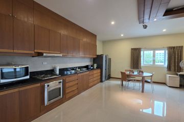 2 Bedroom Condo for sale in The Whitehouse Condotel, Nong Prue, Chonburi