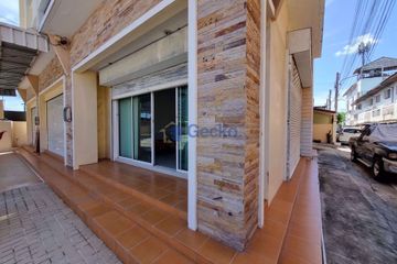 6 Bedroom House for sale in Na Kluea, Chonburi