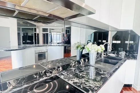 3 Bedroom Condo for sale in Baan Sathorn Chaopraya, Khlong Ton Sai, Bangkok near BTS Krung Thon Buri