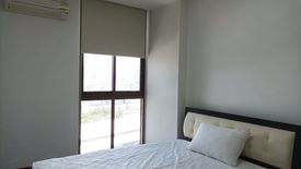 1 Bedroom Condo for rent in Bang Lamphu Lang, Bangkok near BTS Krung Thon Buri