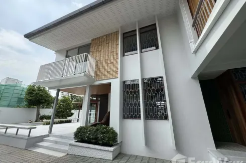 4 Bedroom House for rent in Khlong Tan Nuea, Bangkok
