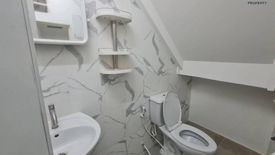 3 Bedroom Townhouse for sale in Bang Chak, Bangkok