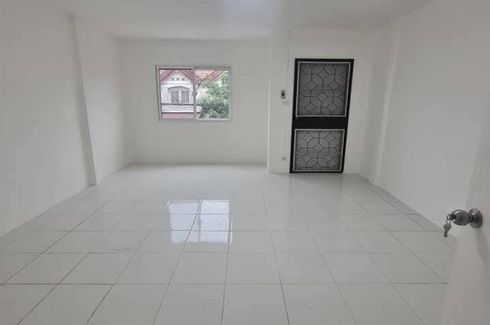 3 Bedroom Townhouse for sale in Bang Chak, Bangkok