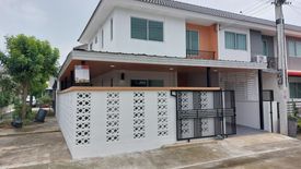 3 Bedroom Townhouse for sale in Bang Khayaeng, Pathum Thani
