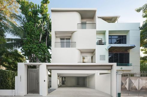 2 Bedroom House for sale in Chan Kasem, Bangkok near MRT Chankasem