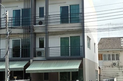 3 Bedroom Townhouse for sale in Baan Klang Mueng Suanluang, Dokmai, Bangkok
