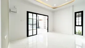 2 Bedroom Townhouse for sale in Wichit, Phuket