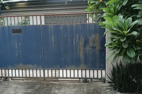 Land for sale in Khlong Thanon, Bangkok near BTS Sai Yud